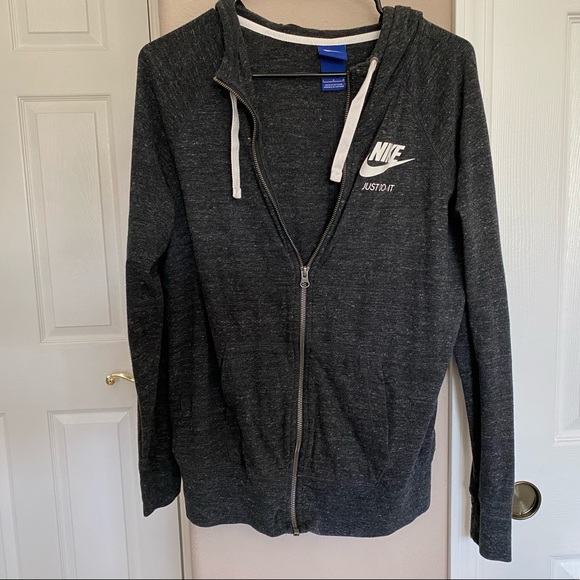 Nike Tops - Nike sweatshirt